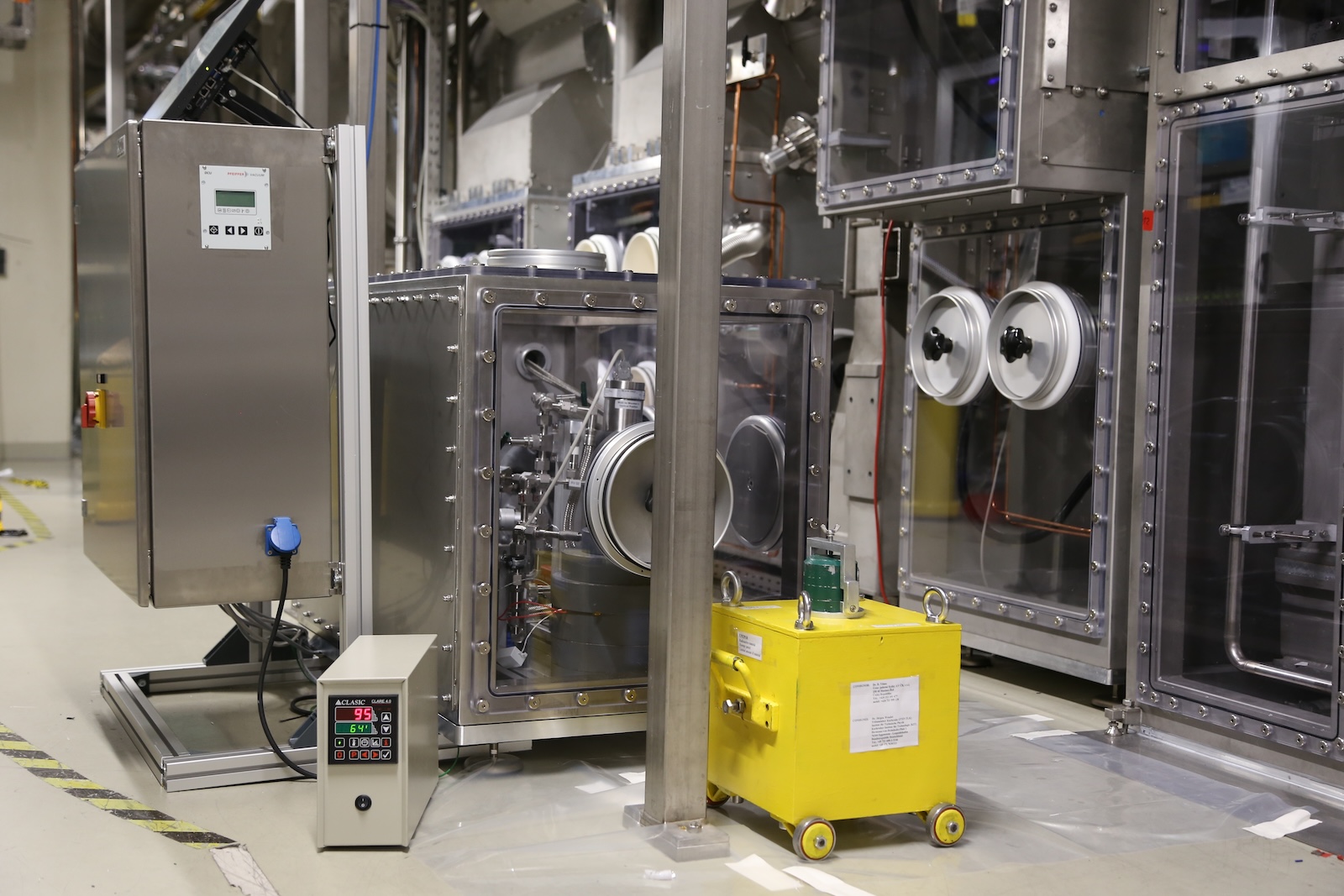 Equipment for the injection of the 83mKr from our radioactive source into the KATRIN tritium loop. For the safety reason the equipment is inside in the box - the second tritium container. 